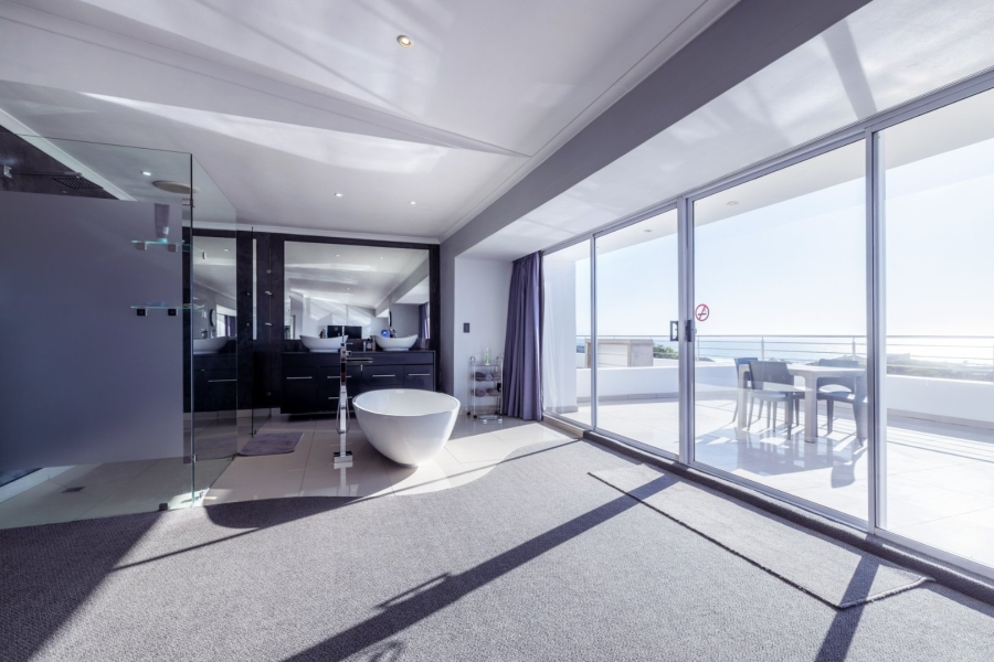 5 Bedroom Property for Sale in Jeffreys Bay Central Eastern Cape